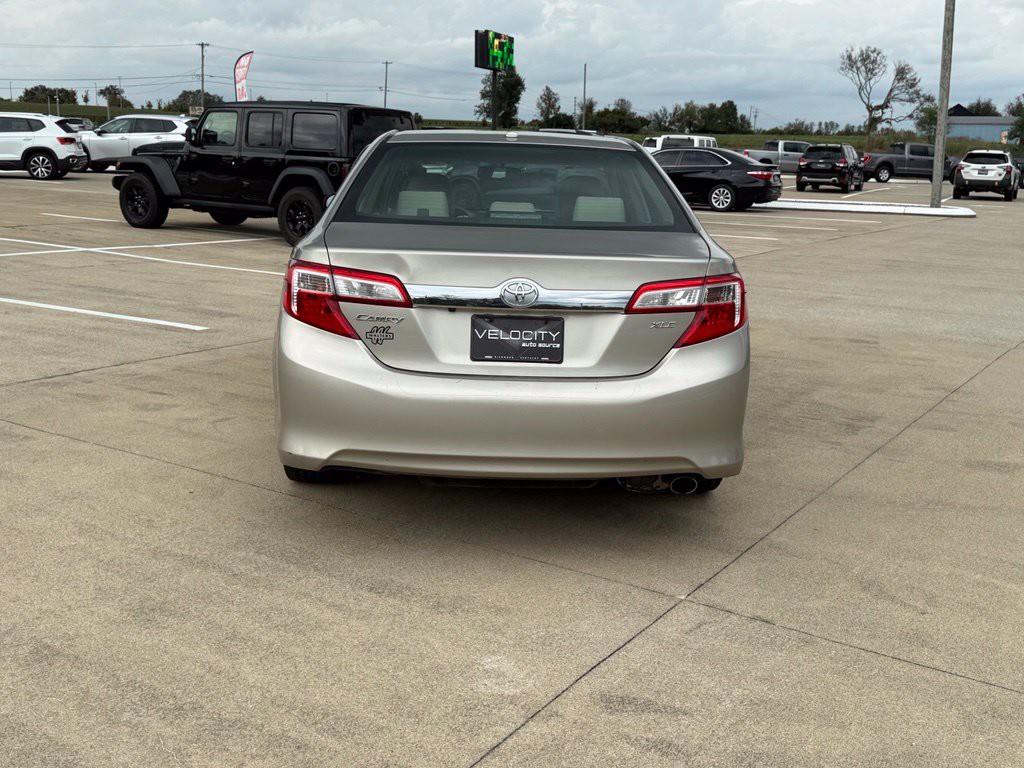 2014 Toyota Camry Image 7