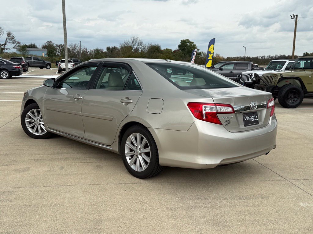 2014 Toyota Camry Image 8