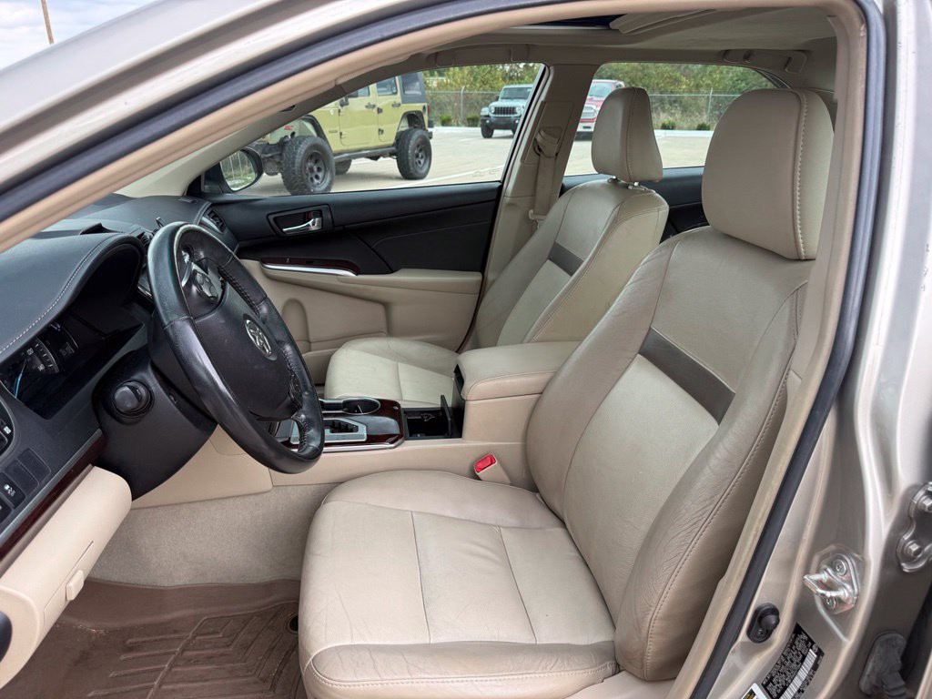 2014 Toyota Camry Image 11