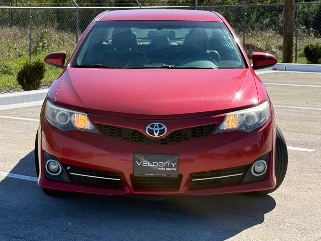 2014 Toyota Camry Image 2