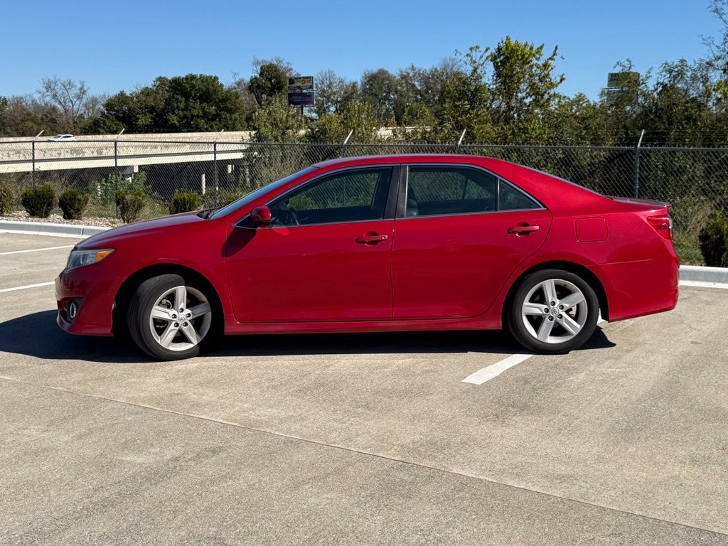 2014 Toyota Camry Image 9