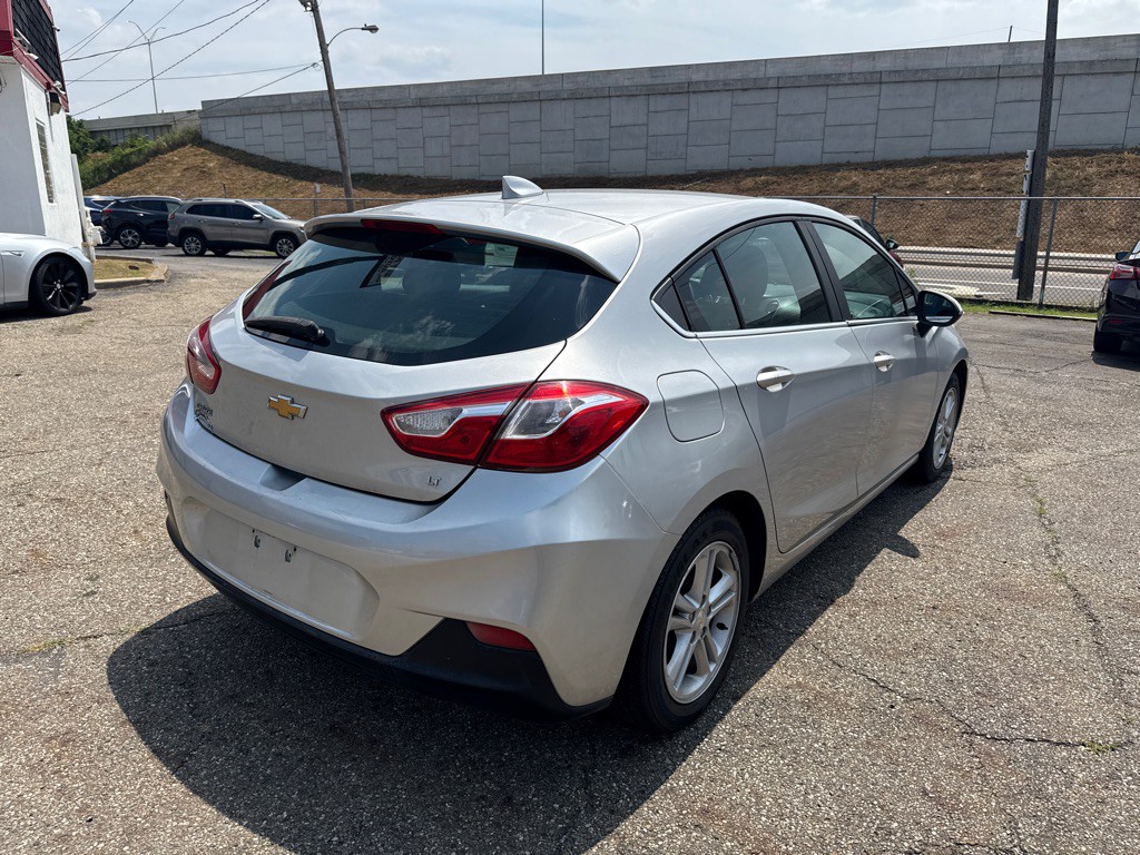 2017 Chevrolet Cruze Image 4