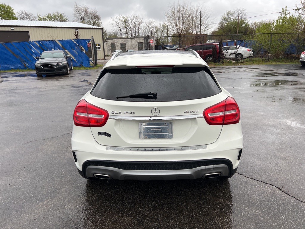 2015 Mercedes-Benz GLA-Class Image 3