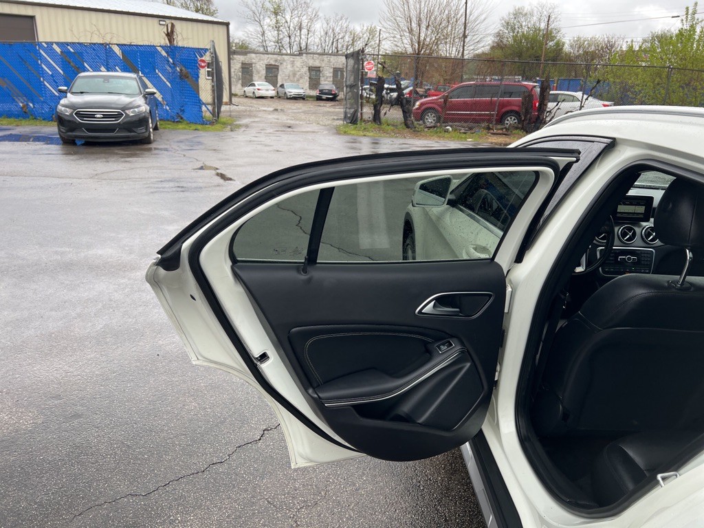 2015 Mercedes-Benz GLA-Class Image 8