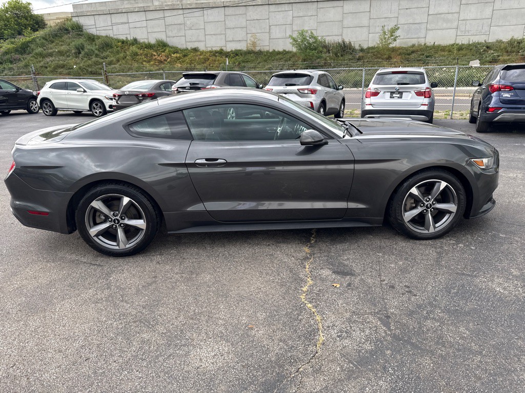 2016 Ford Mustang Image 6
