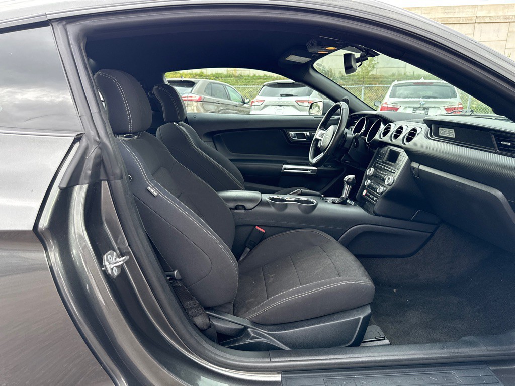 2016 Ford Mustang Image 8