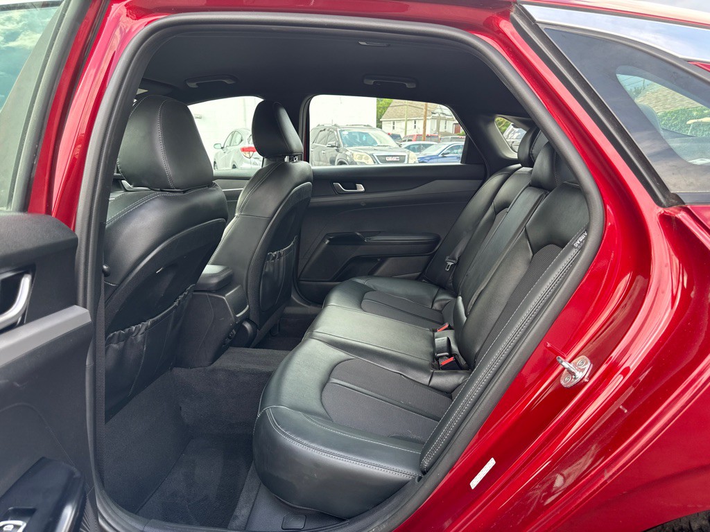2022 Kia K5 Image 10
