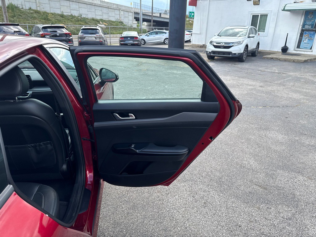 2022 Kia K5 Image 15