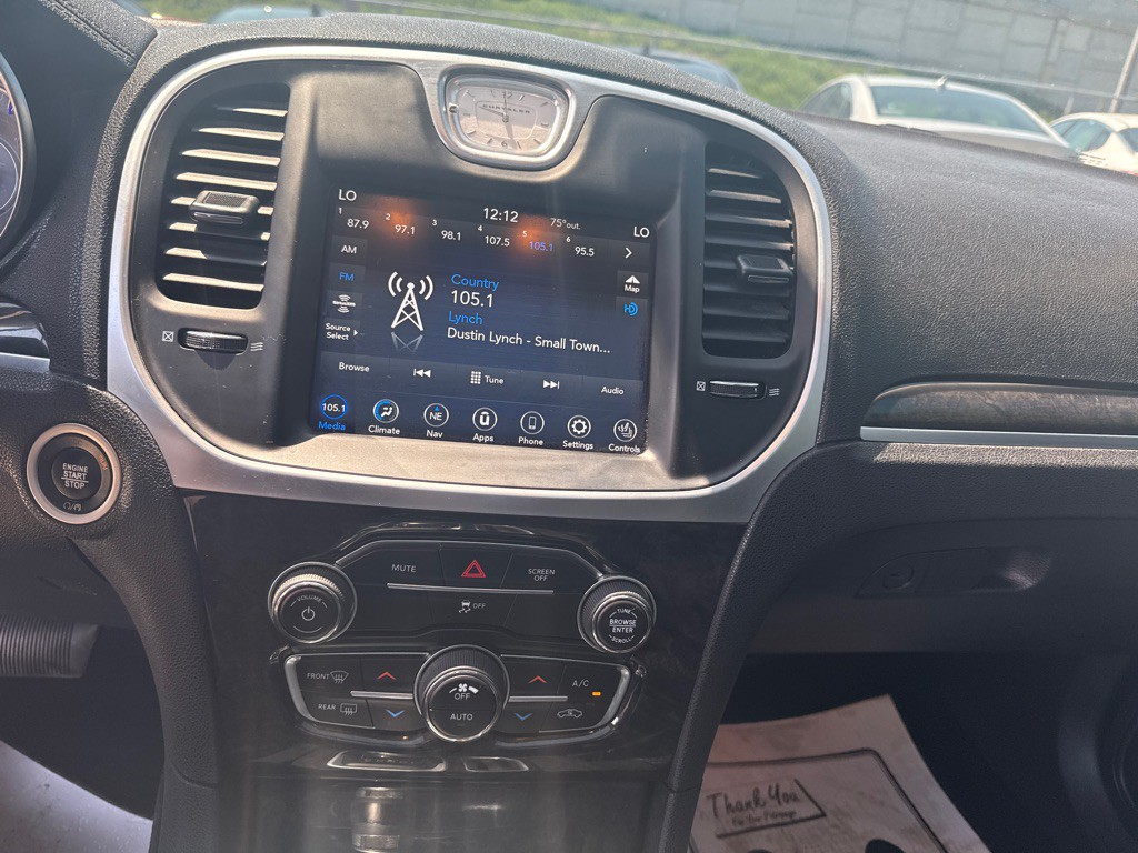 2020 Chrysler 300 Image 8