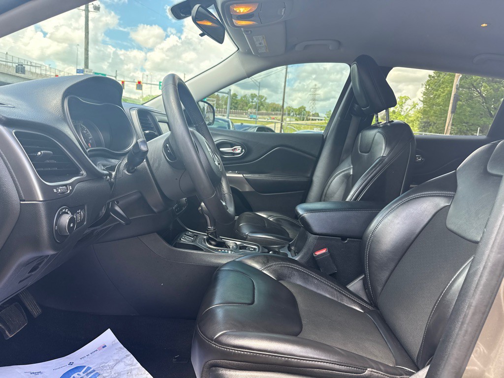 2020 Jeep Cherokee Image 6