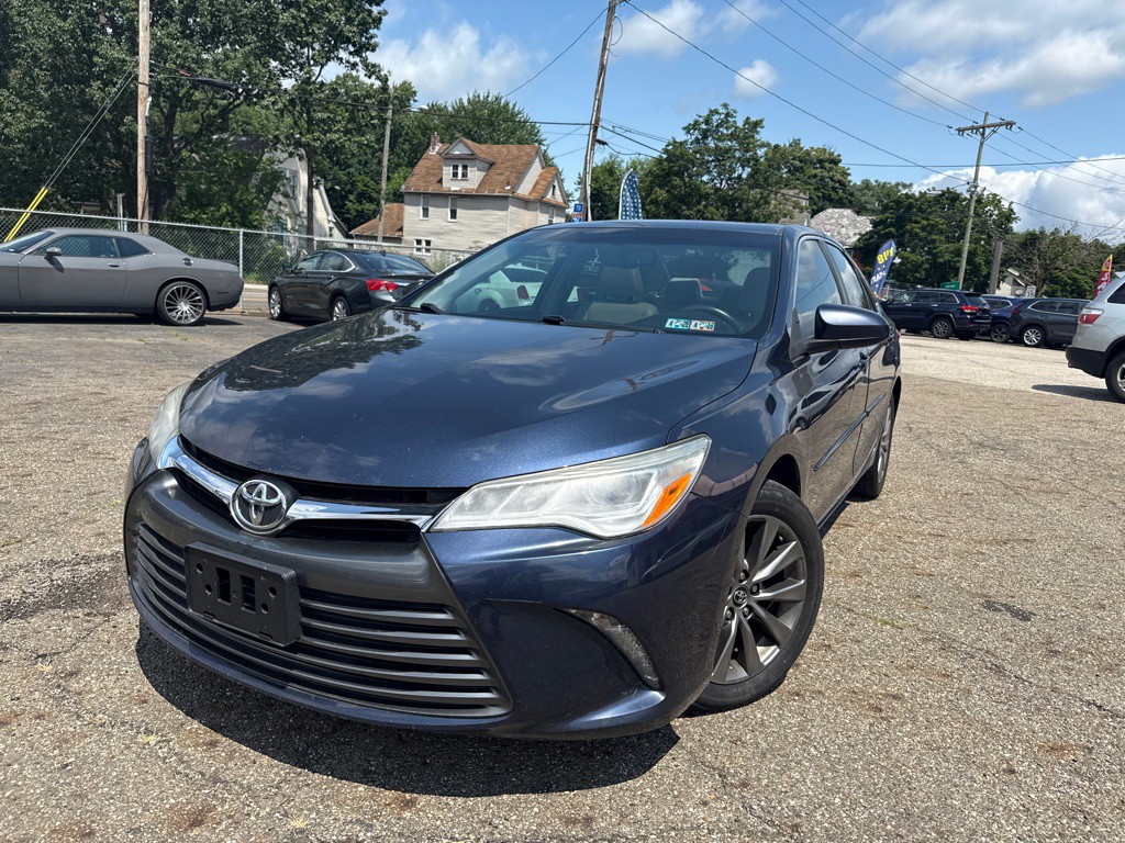 2017 Toyota Camry Image 1
