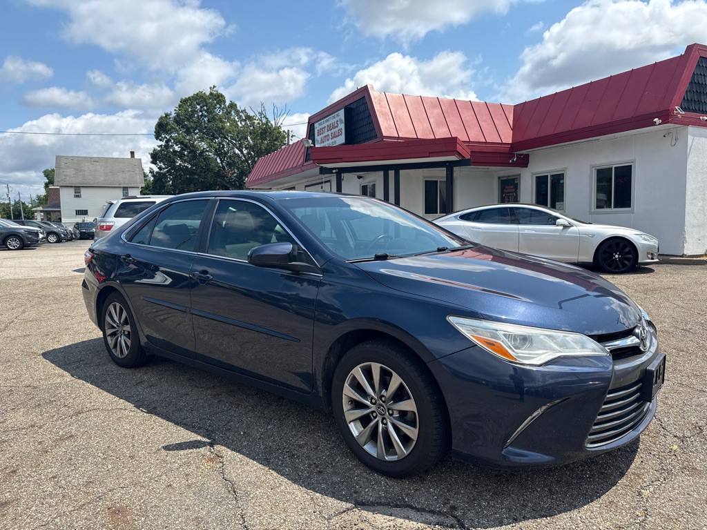 2017 Toyota Camry Image 3