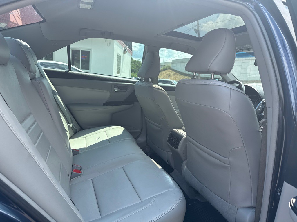 2017 Toyota Camry Image 13