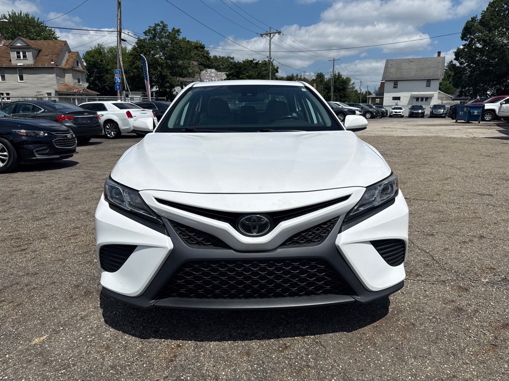 2019 Toyota Camry Image 2