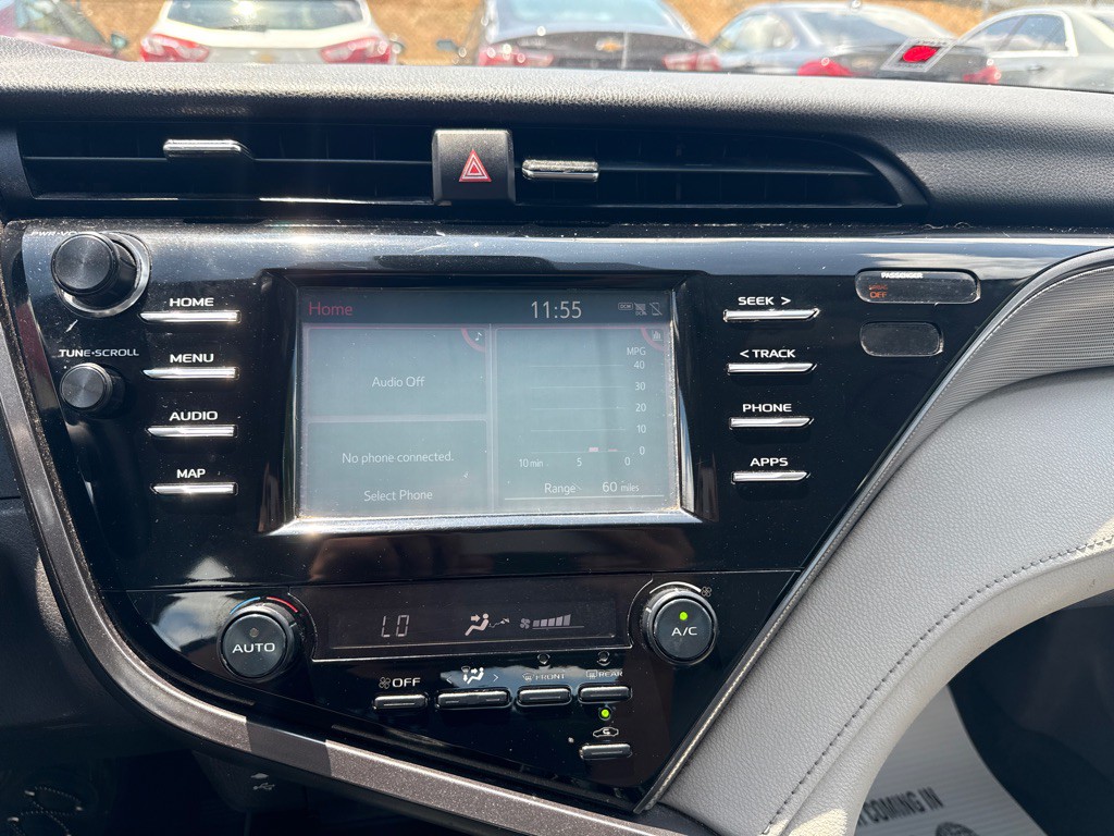 2019 Toyota Camry Image 9