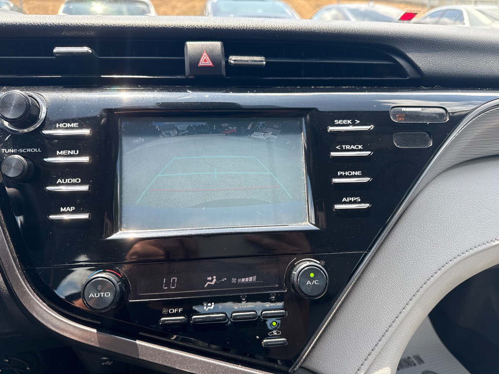 2019 Toyota Camry Image 10