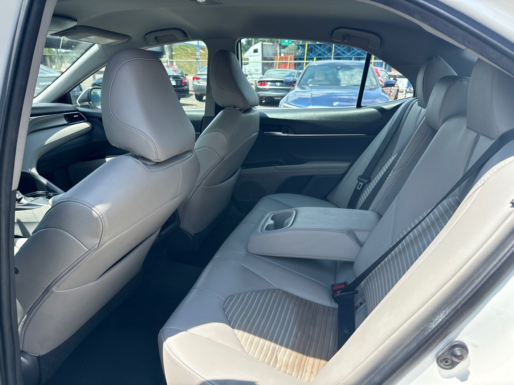 2019 Toyota Camry Image 11