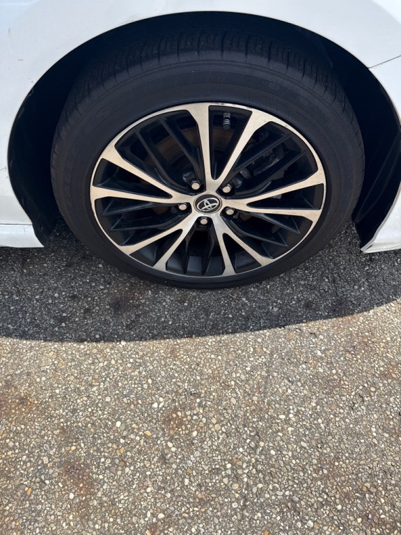 2019 Toyota Camry Image 14