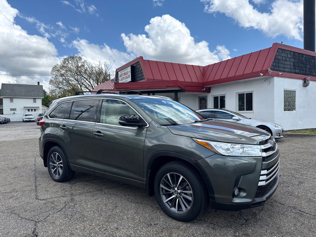 2017 Toyota Highlander Image 3