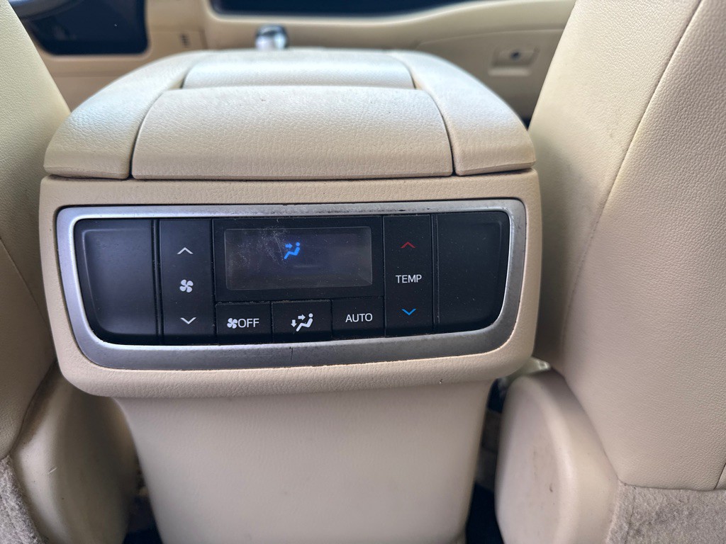 2017 Toyota Highlander Image 14