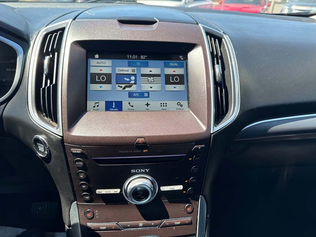 2017 Ford Edge Image 9