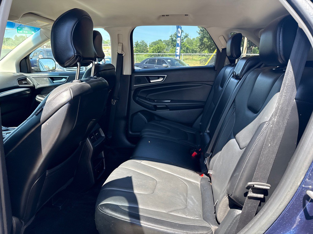 2017 Ford Edge Image 12