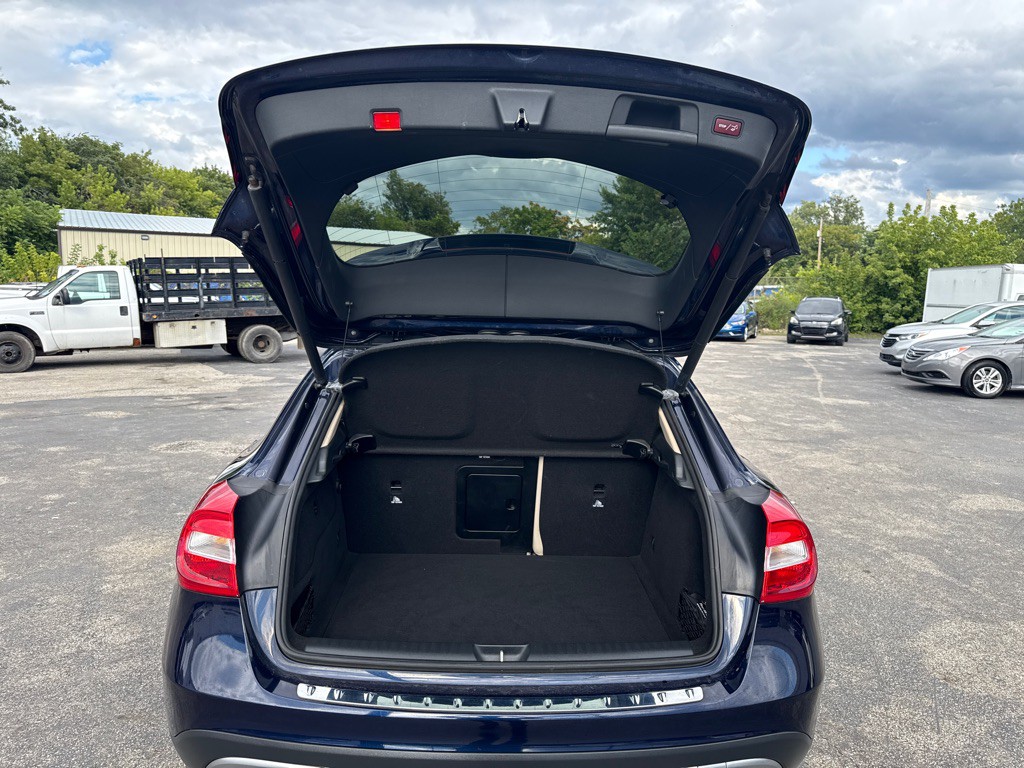 2018 Mercedes-Benz GLA-Class Image 11