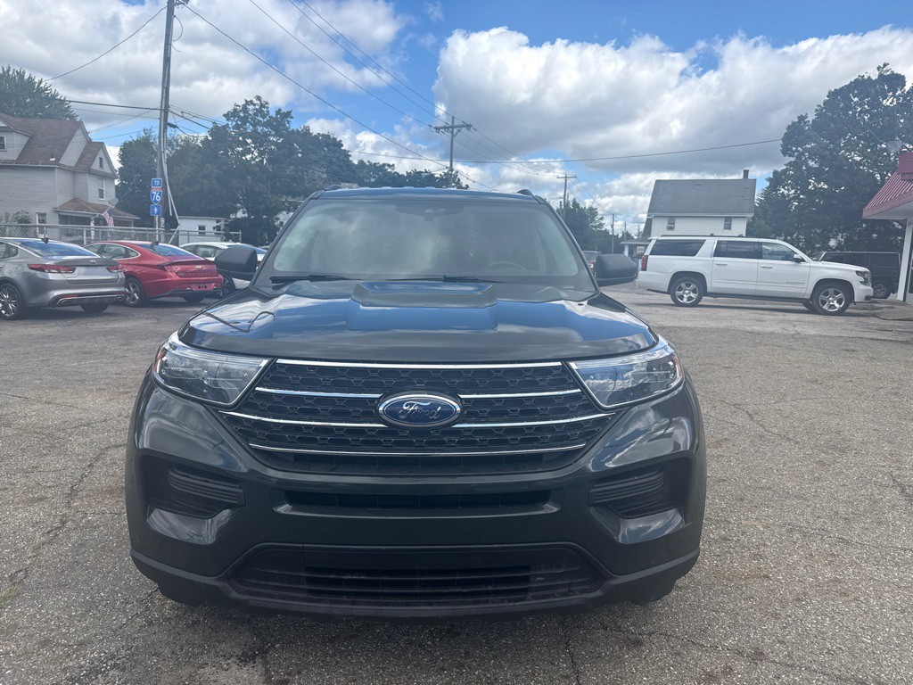 2022 Ford Explorer Image 2