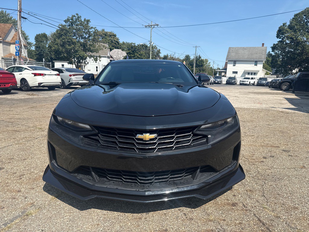 2019 Chevrolet Camaro Image 2