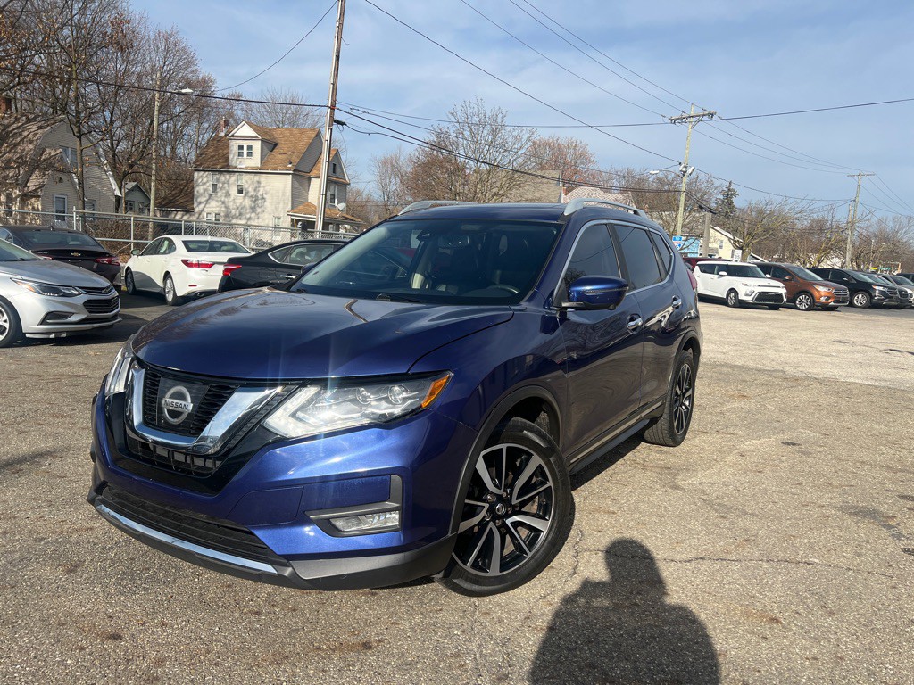2017 Nissan Rogue Image 1