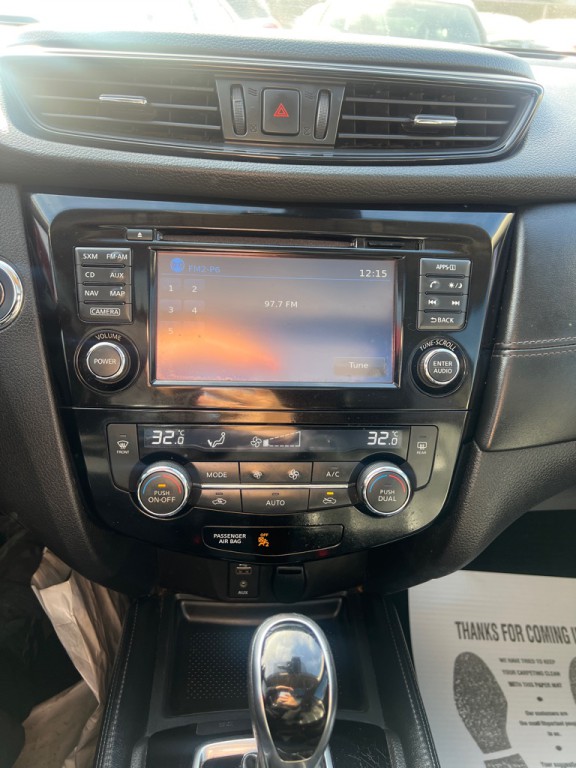 2017 Nissan Rogue Image 8