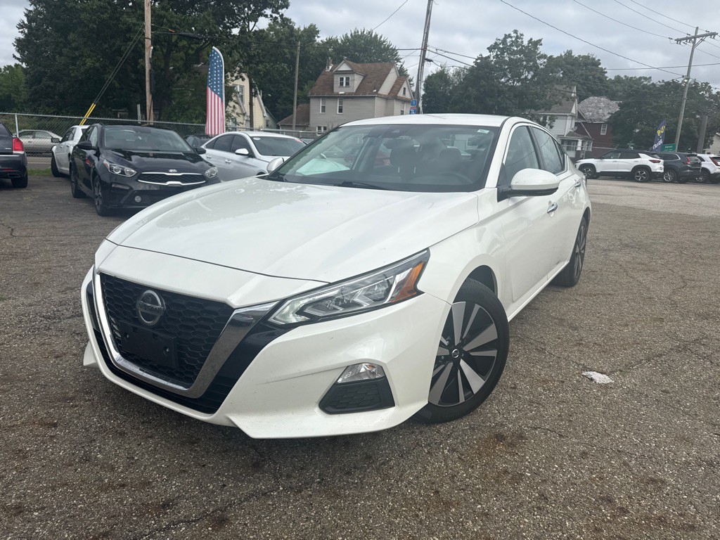 2021 Nissan Altima Image 1