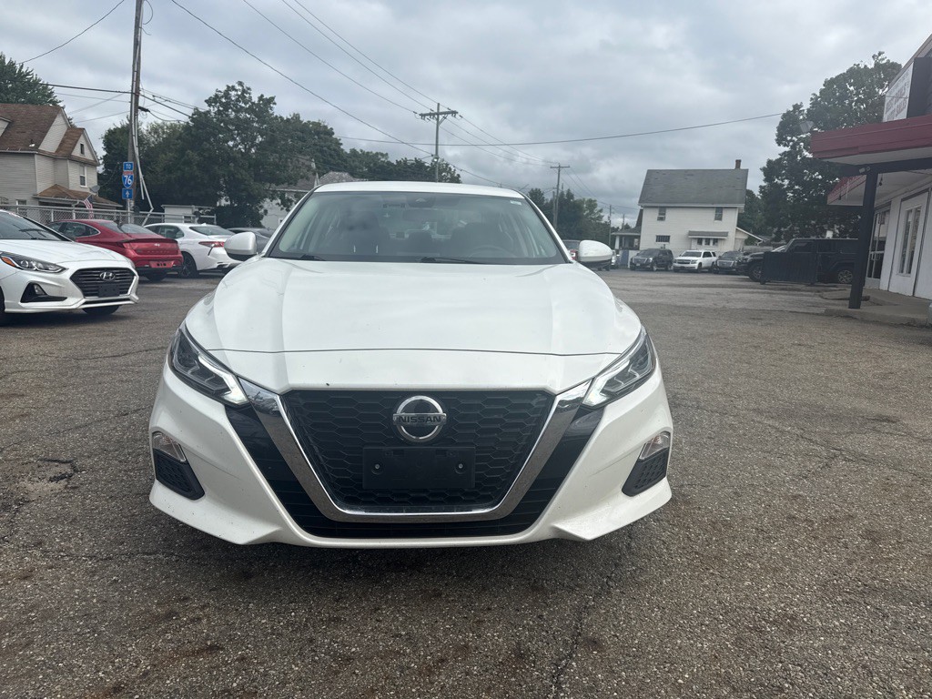 2021 Nissan Altima Image 2