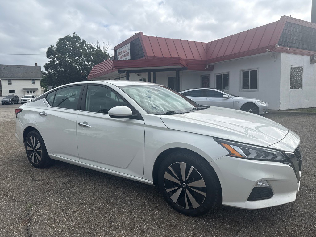 2021 Nissan Altima Image 3