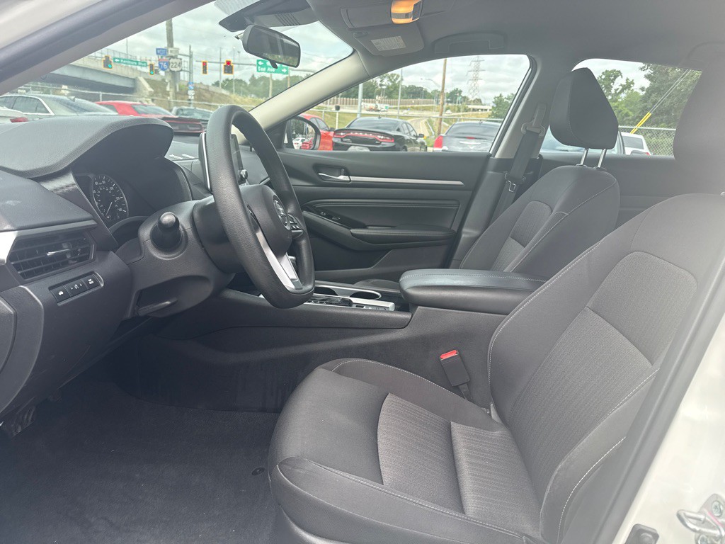 2021 Nissan Altima Image 7