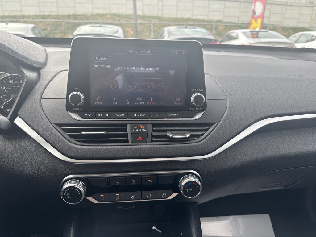 2021 Nissan Altima Image 9