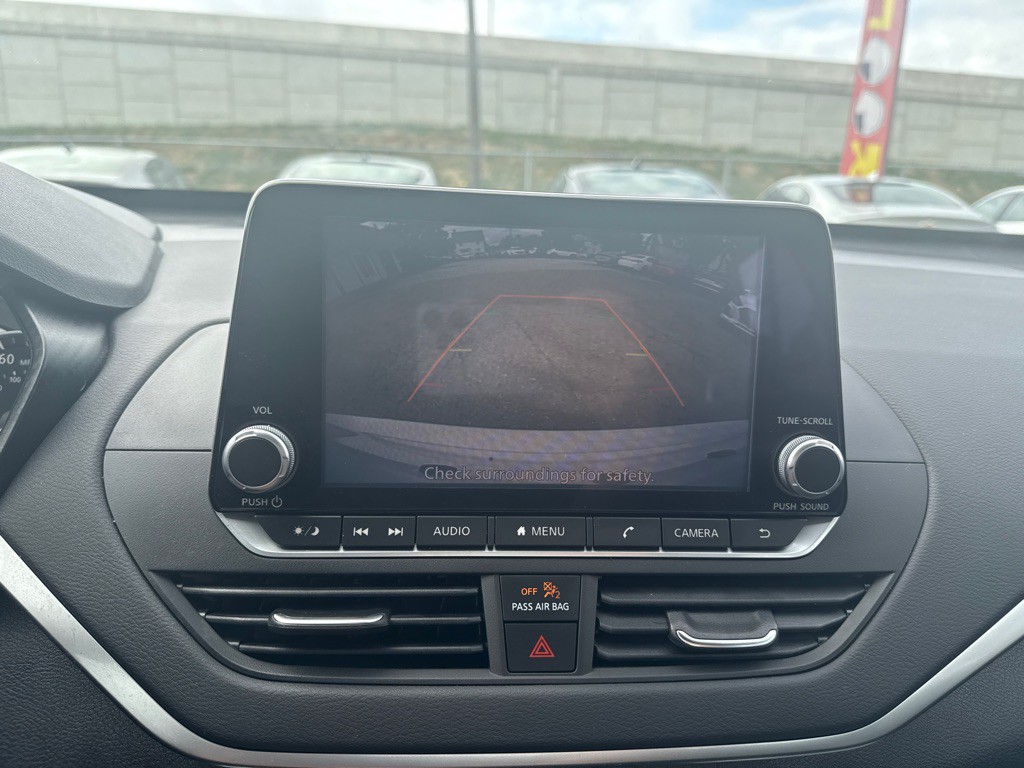 2021 Nissan Altima Image 10