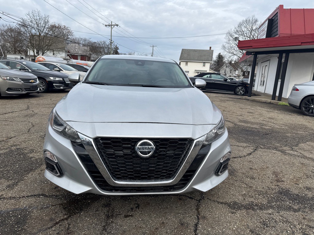 2021 Nissan Altima Image 2