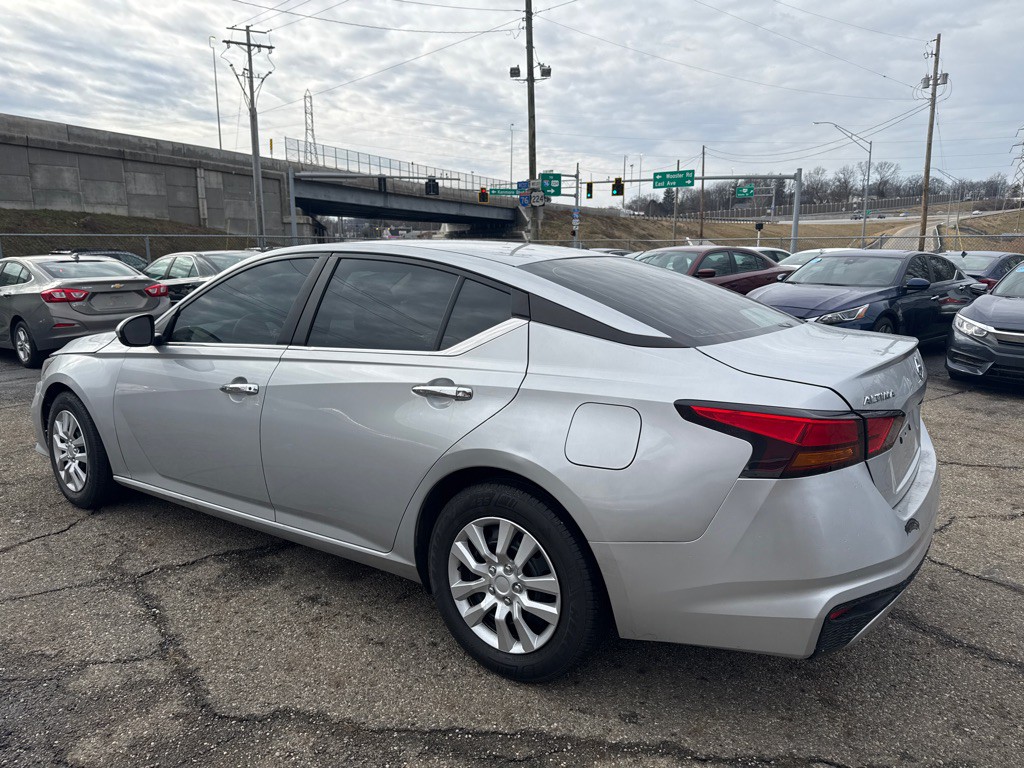 2021 Nissan Altima Image 6