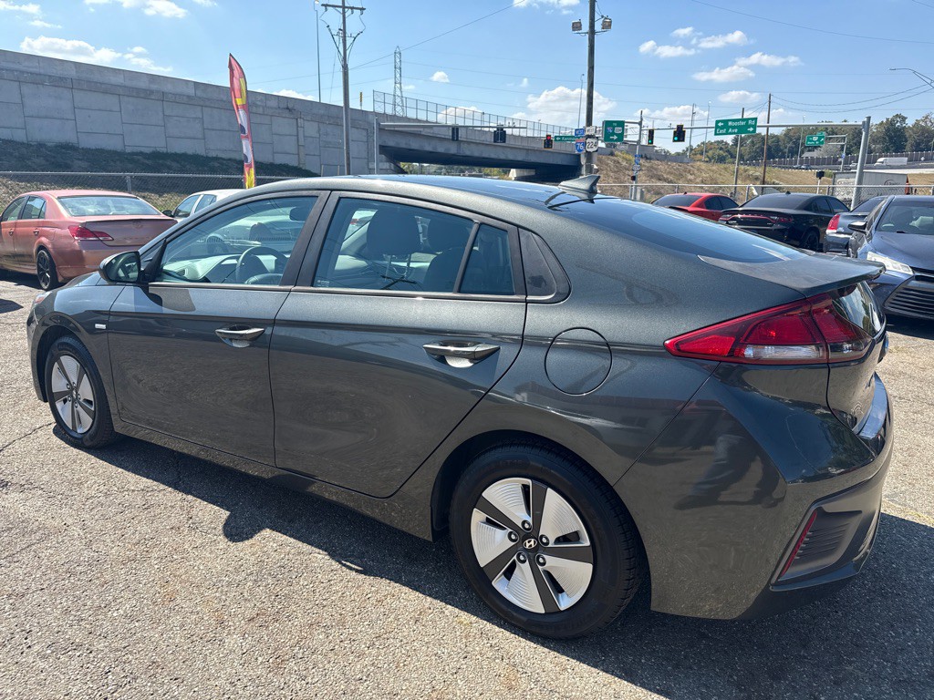 2020 Hyundai Ioniq Image 6