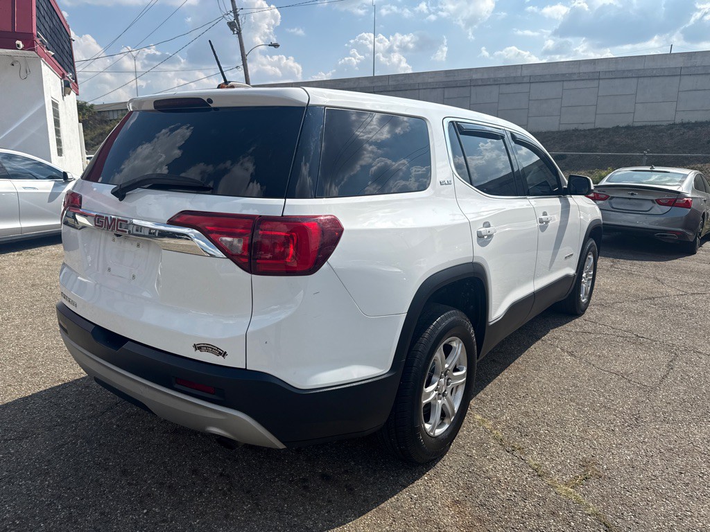 2017 GMC Acadia Image 4