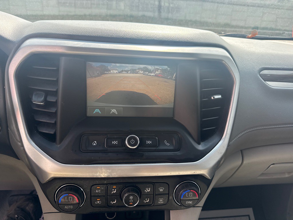 2017 GMC Acadia Image 10