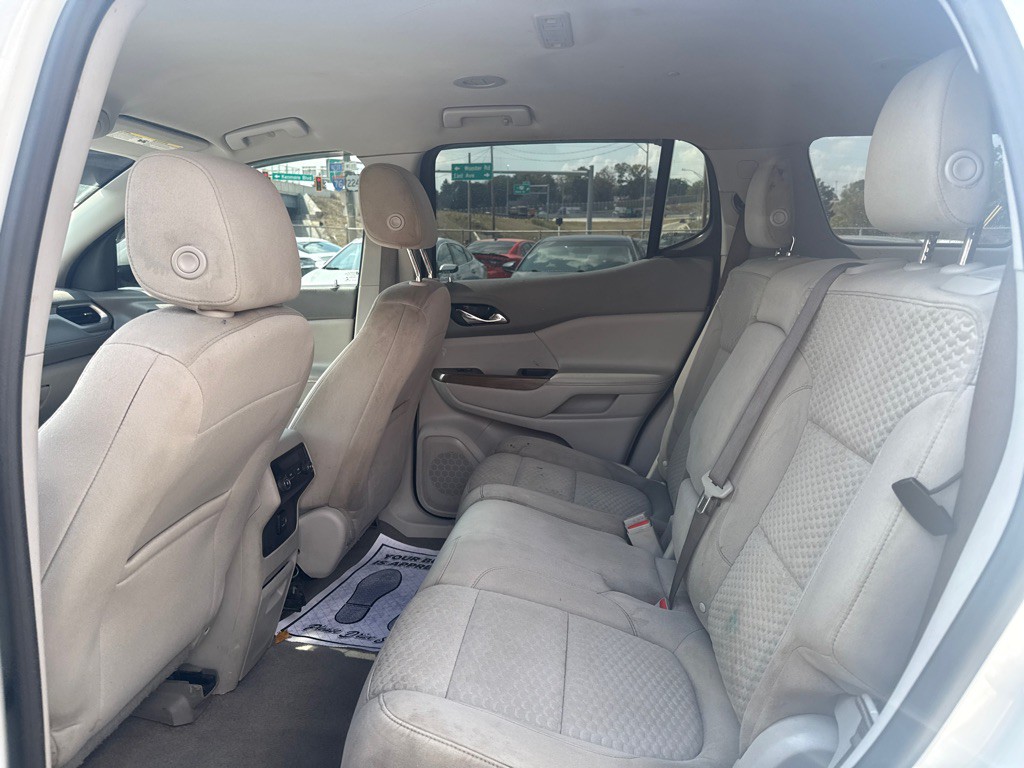2017 GMC Acadia Image 11