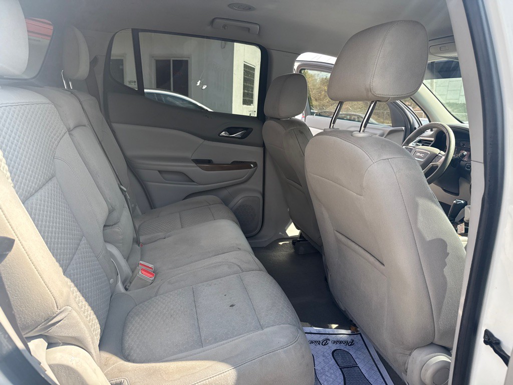 2017 GMC Acadia Image 13