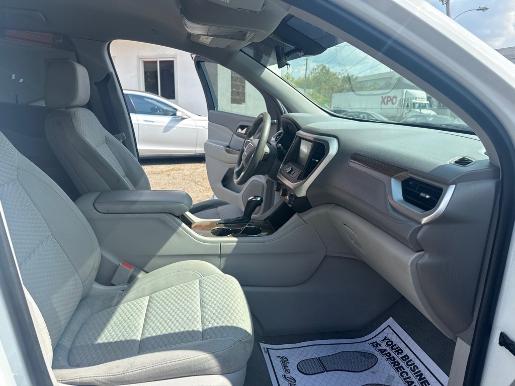 2017 GMC Acadia Image 14