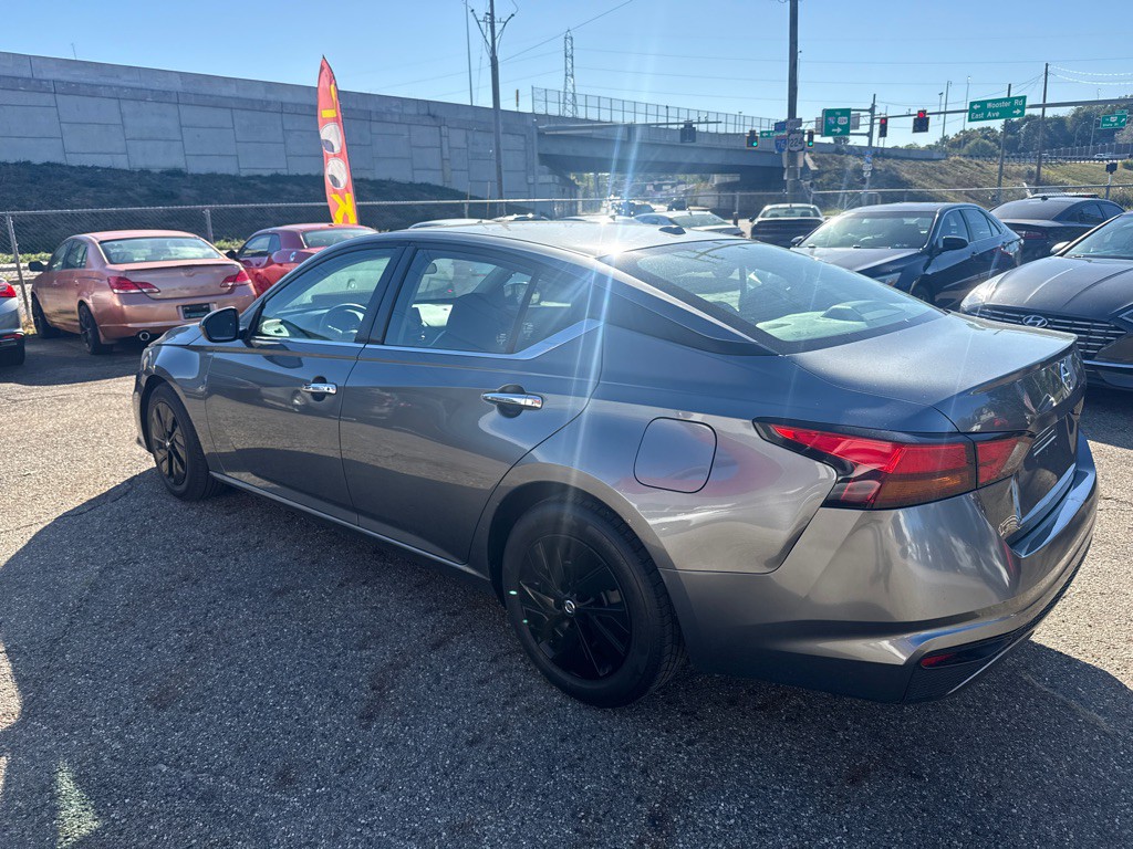 2019 Nissan Altima Image 6