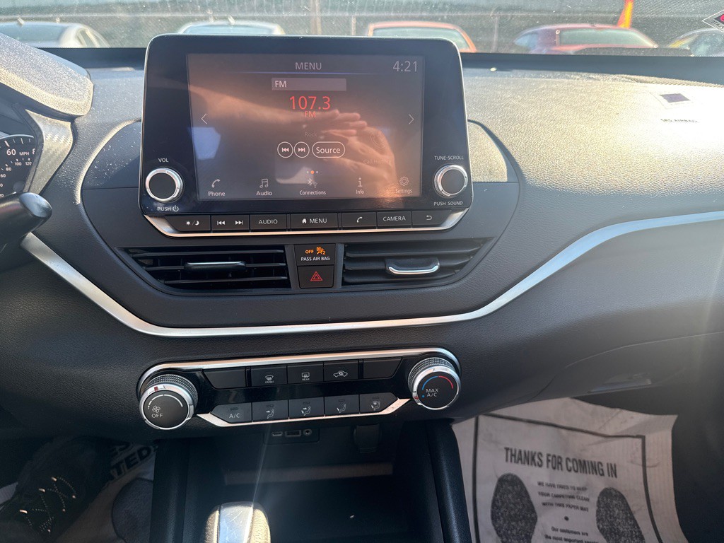 2019 Nissan Altima Image 9
