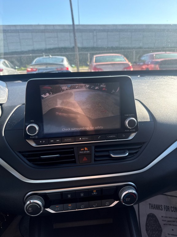 2019 Nissan Altima Image 10