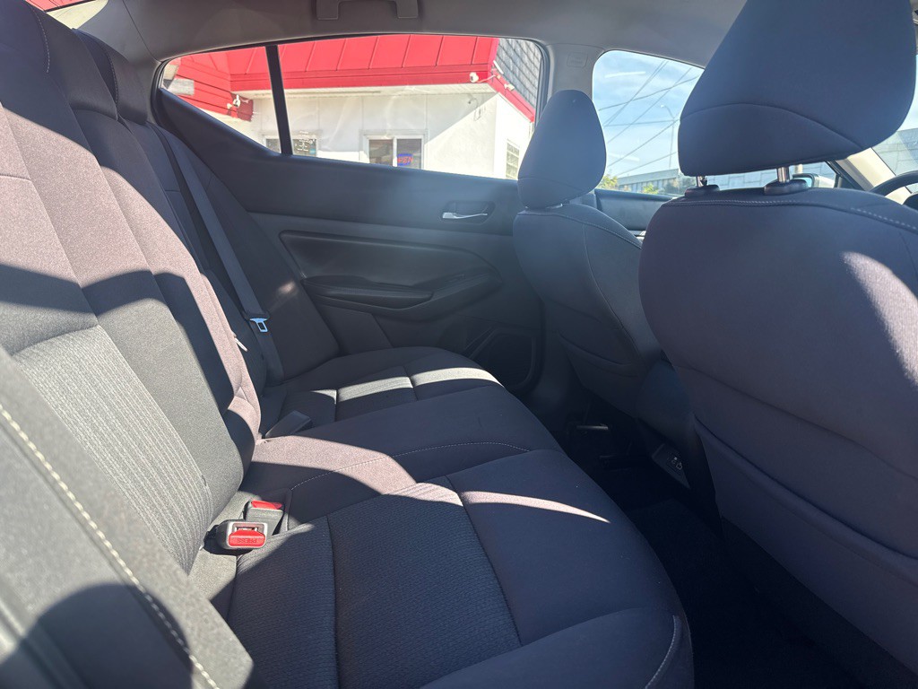 2019 Nissan Altima Image 12