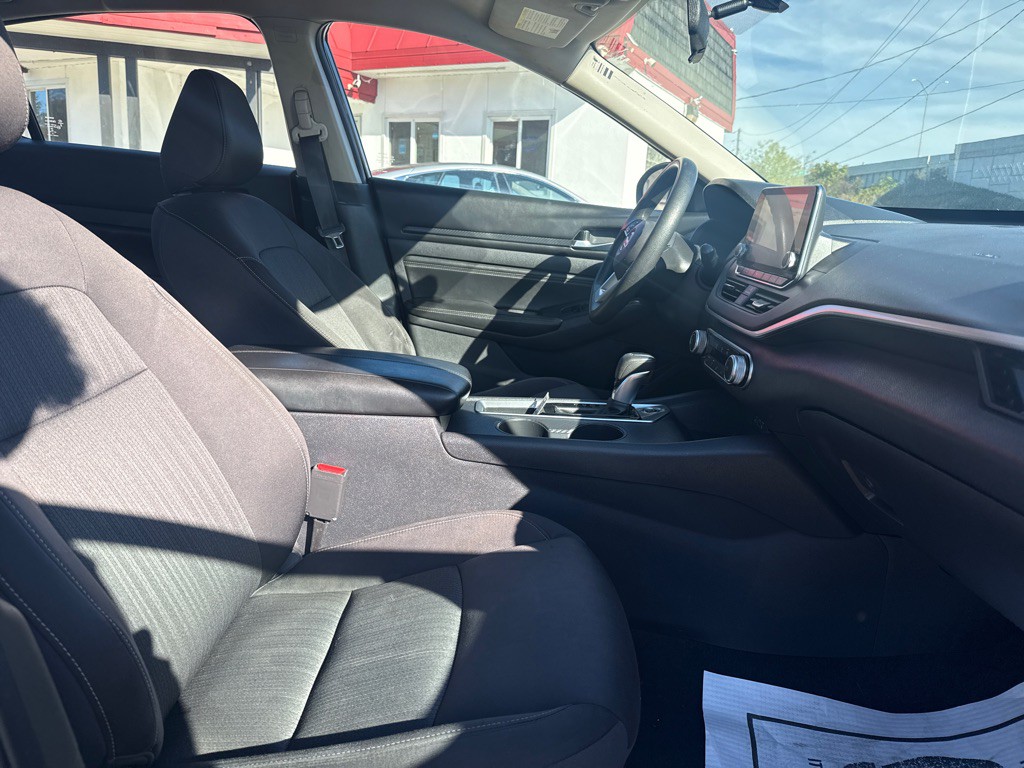 2019 Nissan Altima Image 13